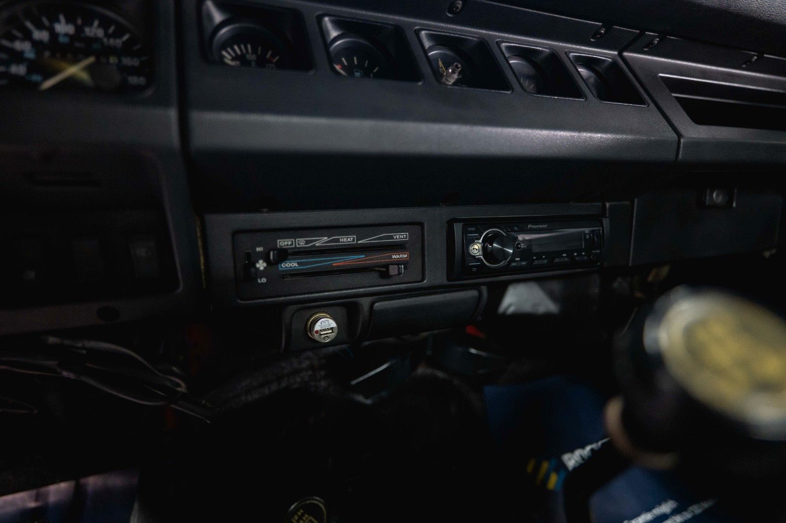 Fahrzeugabbildung Jeep Wrangler 4.0 Offroad 4x4 H-Zulassung *HardTop*