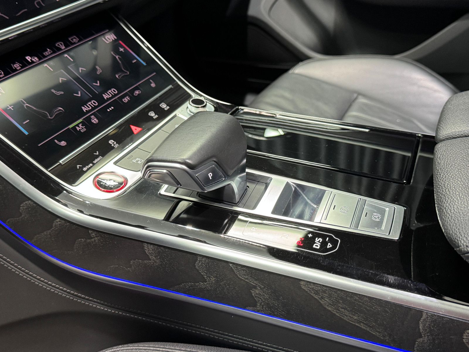 Fahrzeugabbildung Audi A8 50 TDI quattro|B&O|HUD|PANO|MATRIX