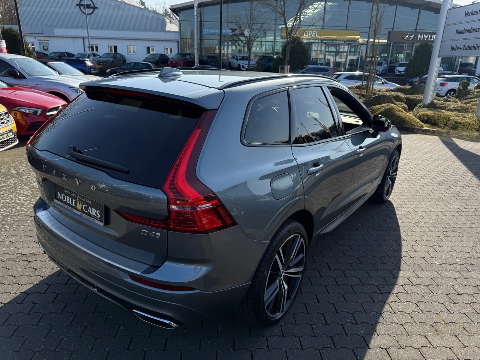 Fahrzeugabbildung Volvo XC60 R Design AHK H/K KAM LED