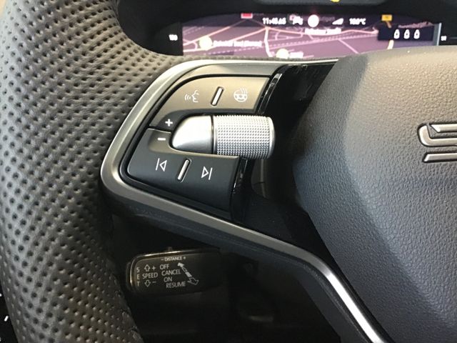 Fahrzeugabbildung Skoda Karoq Sportline 1.5TSI DSG/AHK/ACC/Matrix/Navi