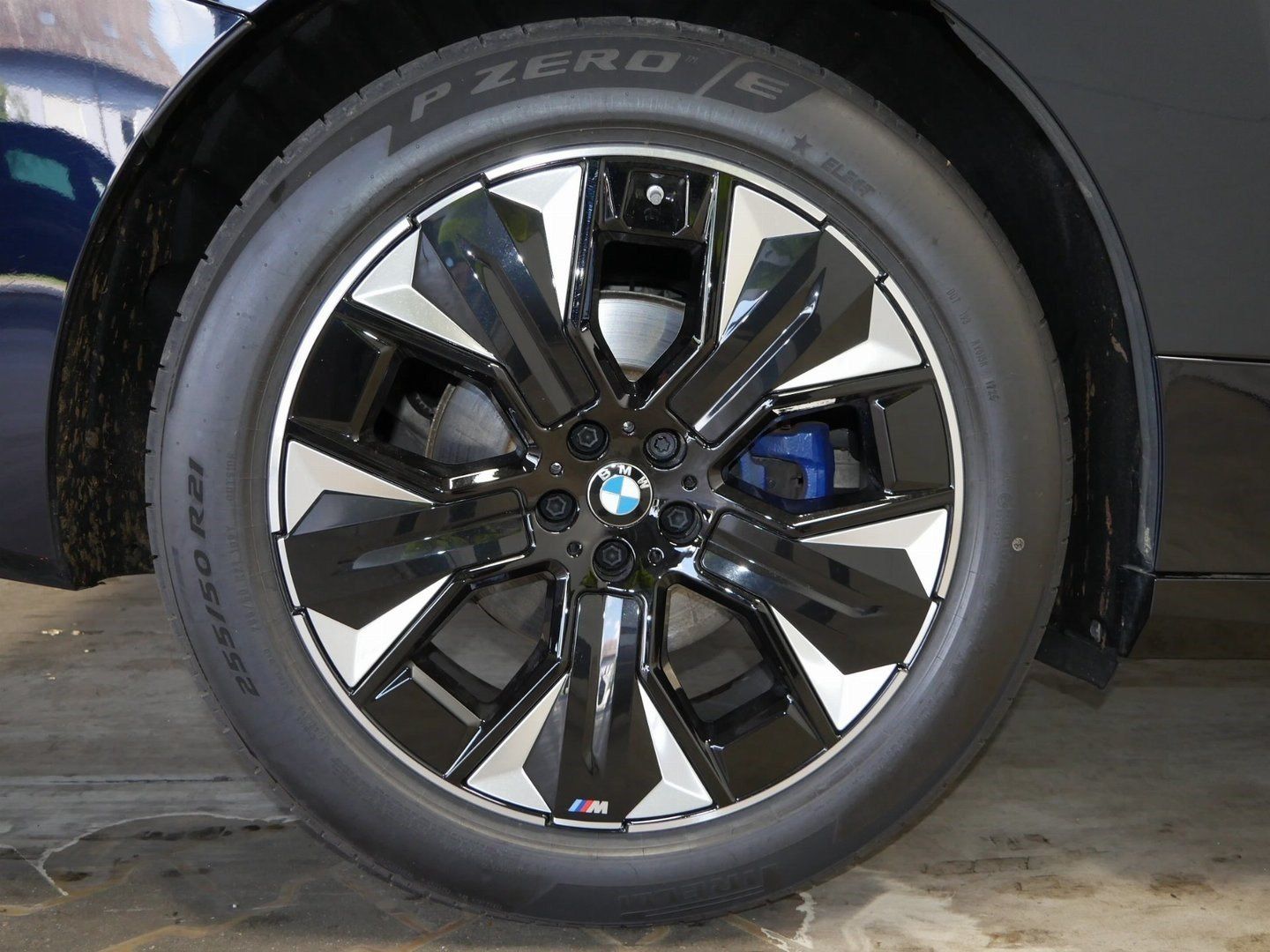 Fahrzeugabbildung BMW iX xDrive60 |Adapt. Luftfederung |Sitzbelüftung