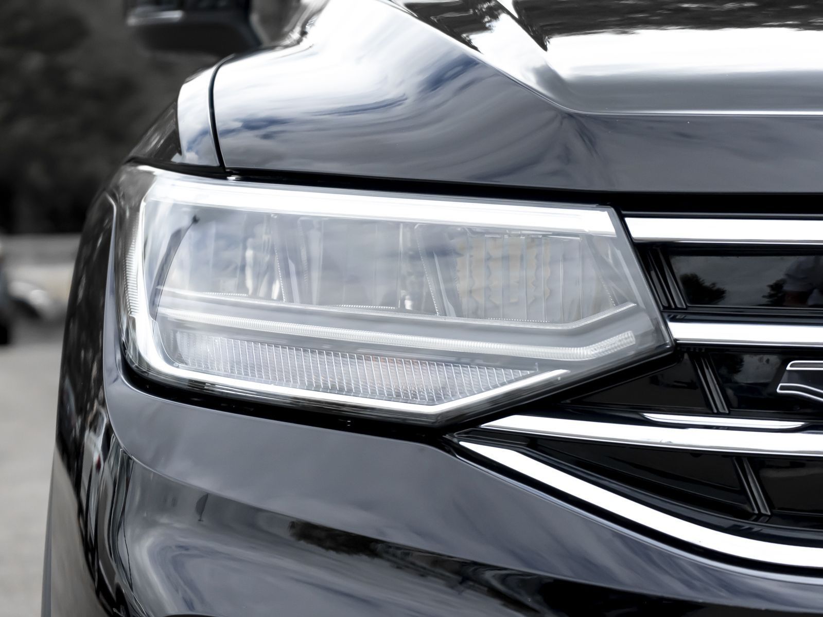 Volkswagen Tiguan R-Line 1.5 TSI LED Navi Pano AHK ParkPilo foto 8