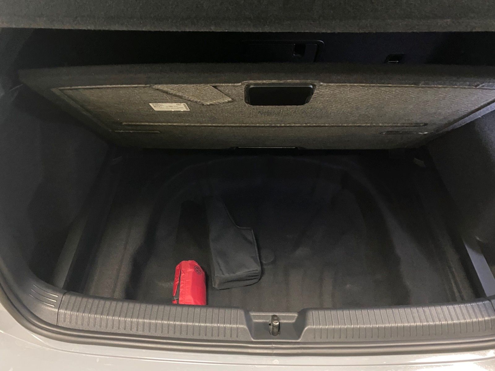 Fahrzeugabbildung Volkswagen Golf 1.5 eTSI OPF 110kW DSG Life+NAVI+KAMERA+ACC