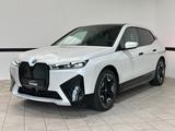 BMW iX xDrive40 Sportpaket Navi*LASER*HUD*22Zoll* - weiße BMW iX