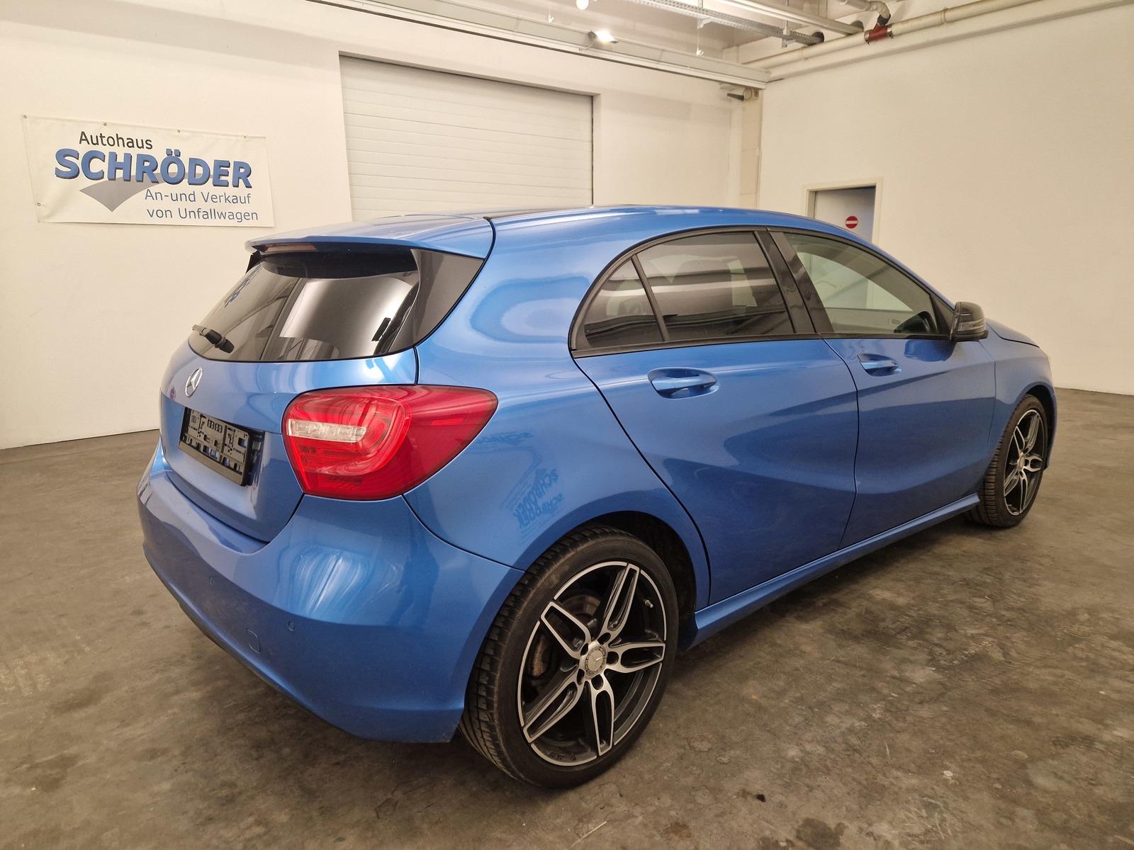 Mercedes-Benz A 180 BlueEfficiency *Panorama*AMG-Felgen*Xenon