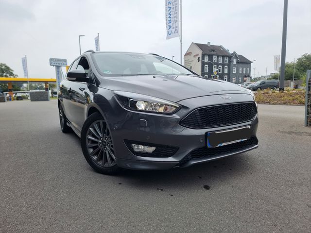 Ford Focus Turnier ST-Line*Navi*Xenon*Rückfahrkamera