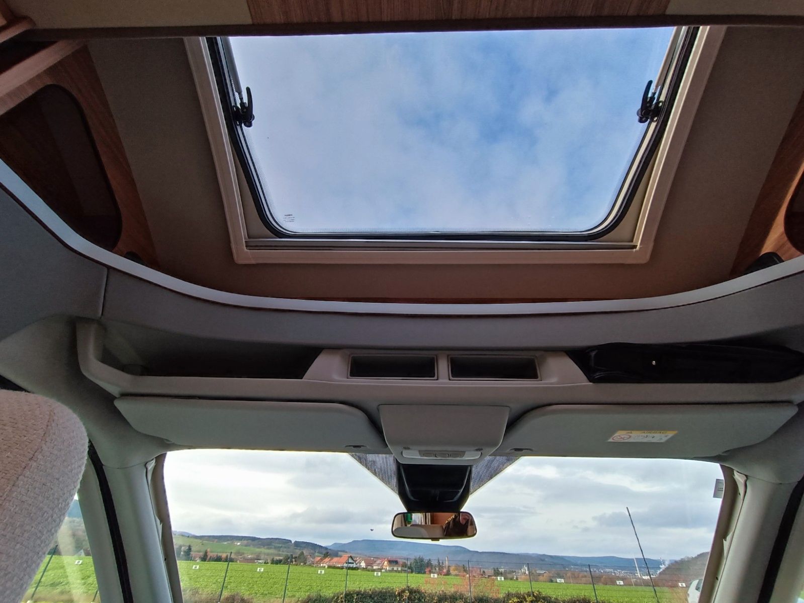 Fahrzeugabbildung Weinsberg CaraSuite 700 MEG Ford*Automatik*Xenon*Dachklima