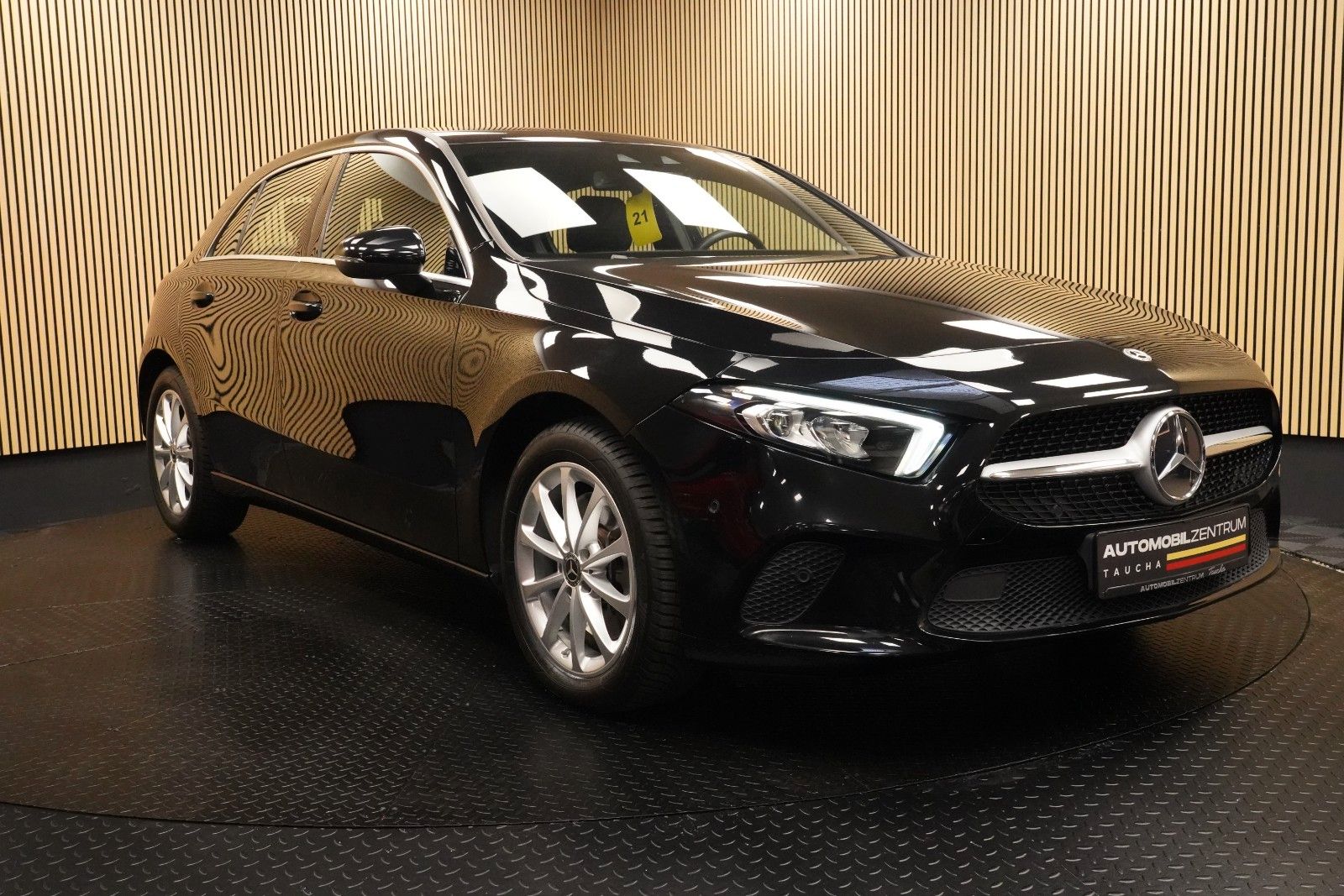 Mercedes-Benz A 250 LED MBUX CARPLAY DAB CARBON AUG. REALITY foto 3