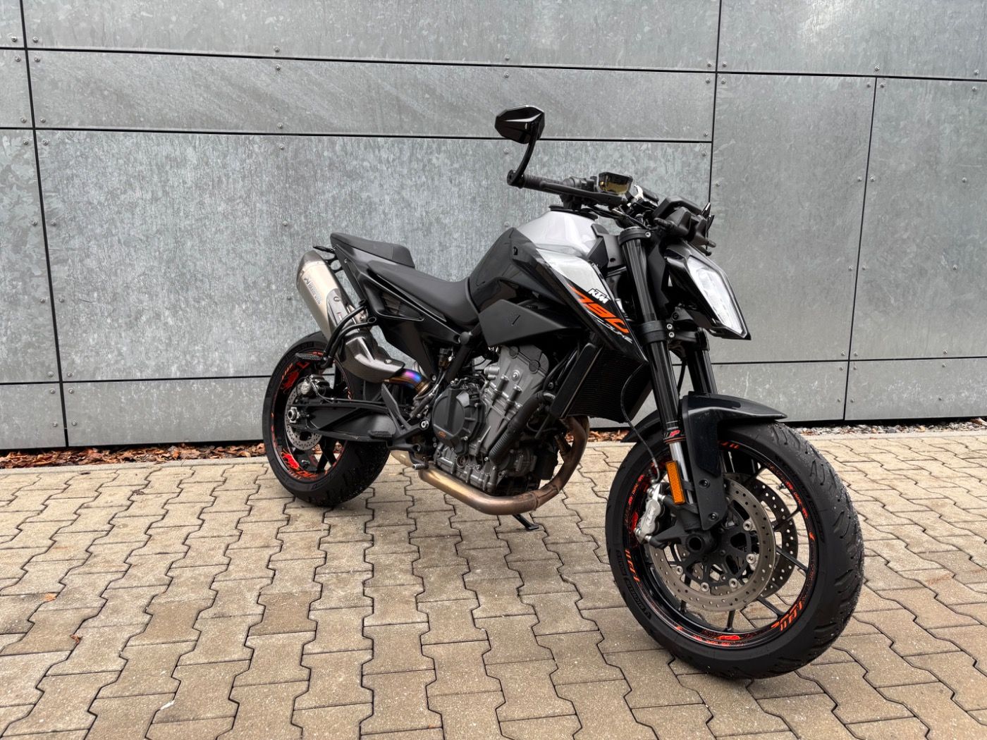 Fahrzeugabbildung KTM 790 Duke Akrapovic viel Zubehör