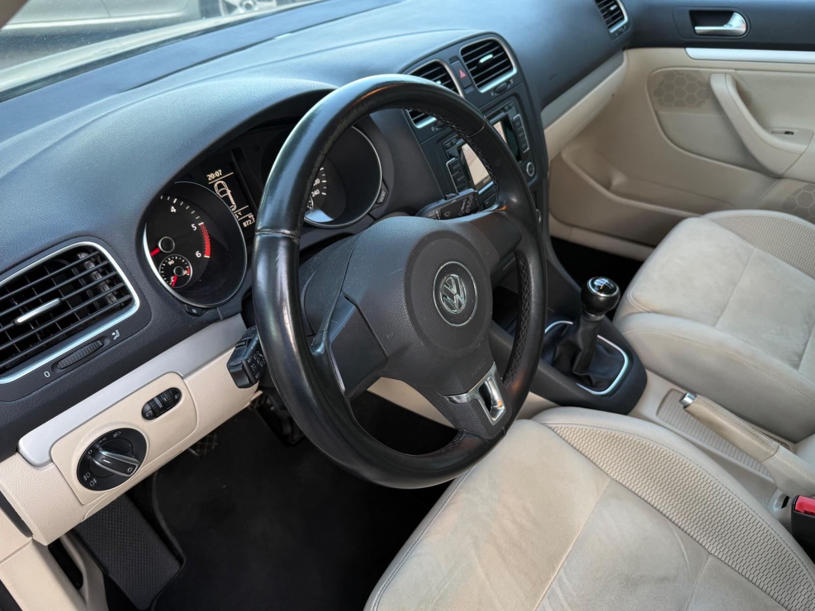 Volkswagen Golf 2010 — photo 11