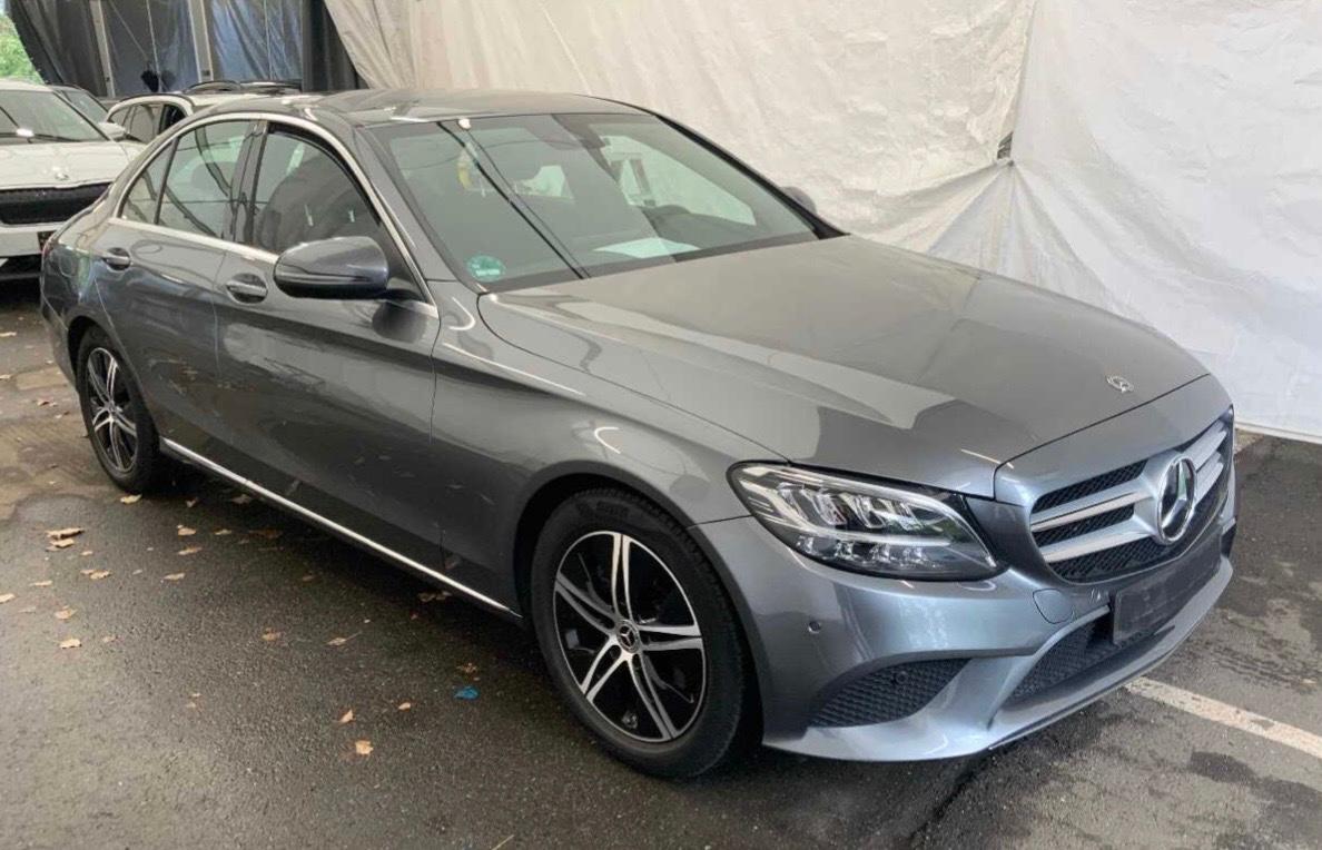 Mercedes-Benz C 220 d Limousine*ACC*AHK*LED