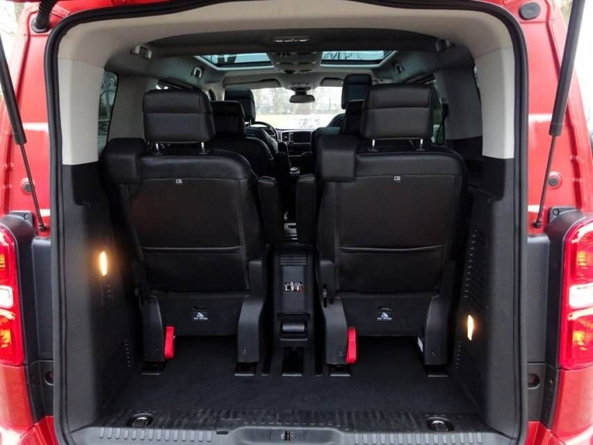 Fahrzeugabbildung Peugeot Expert Traveller 2.0 HDi L2 Business VIP+HeadUp+