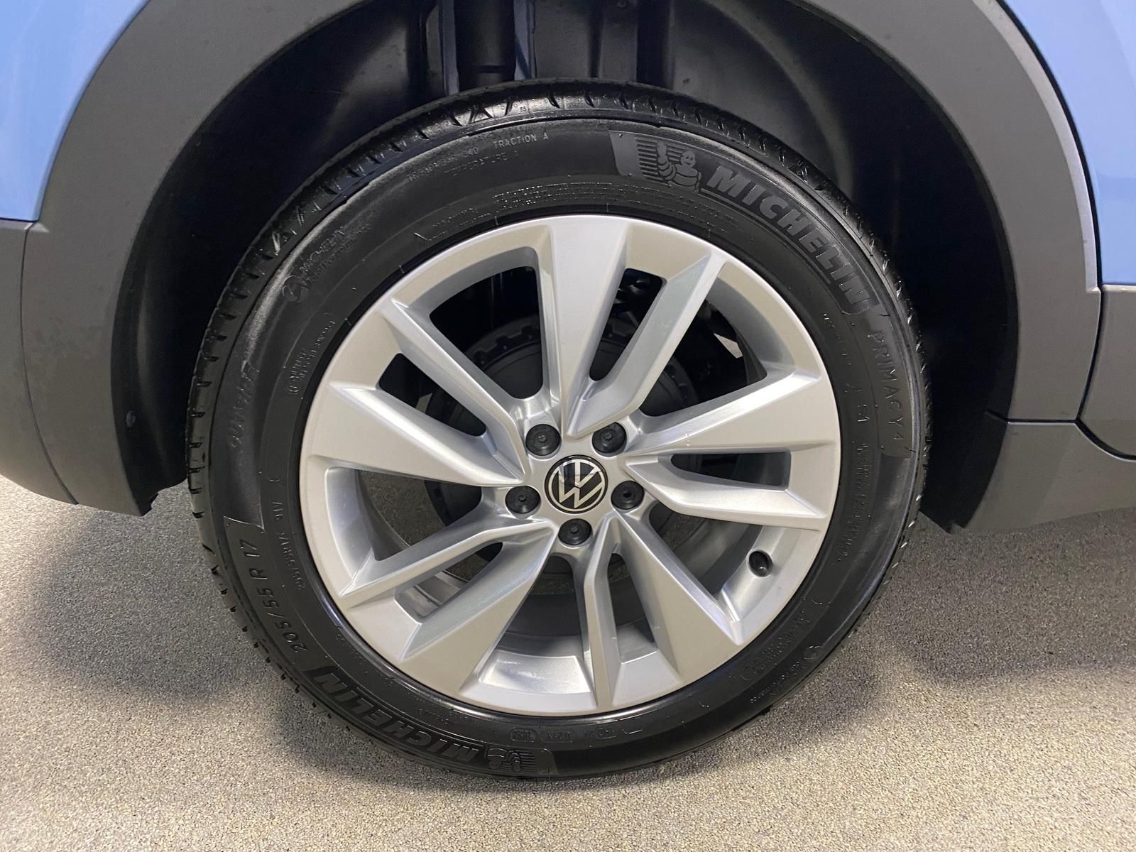 Fahrzeugabbildung Volkswagen T-Cross 1.0 TSI Life+APP+ACC+TOTWINKEL+KAMERA+++