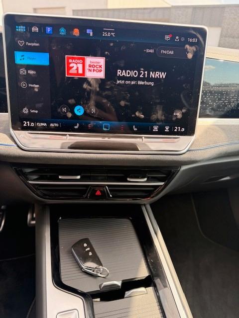 Volkswagen Passat Variant 2.0 TDI R-line ACC LED