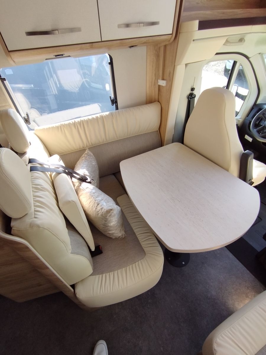 Fahrzeugabbildung Eura Mobil Profila RS PRS 695 EB Automatik + Mondial Paket