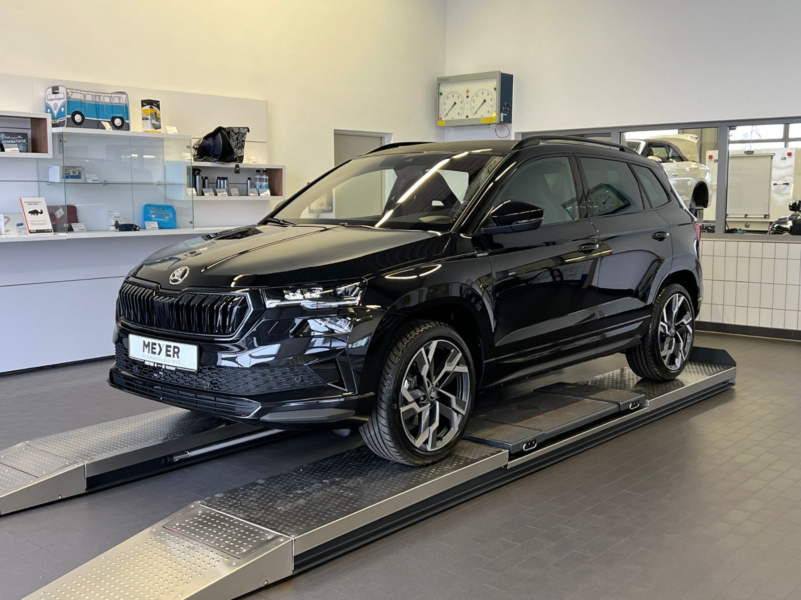 Fahrzeugabbildung SKODA Karoq Sportline 2.0 TDI DSG 4x4 *AHK,Canton-Soun
