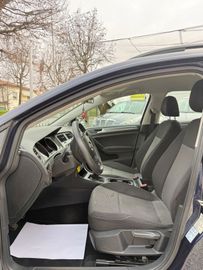 Volkswagen Golf - 10