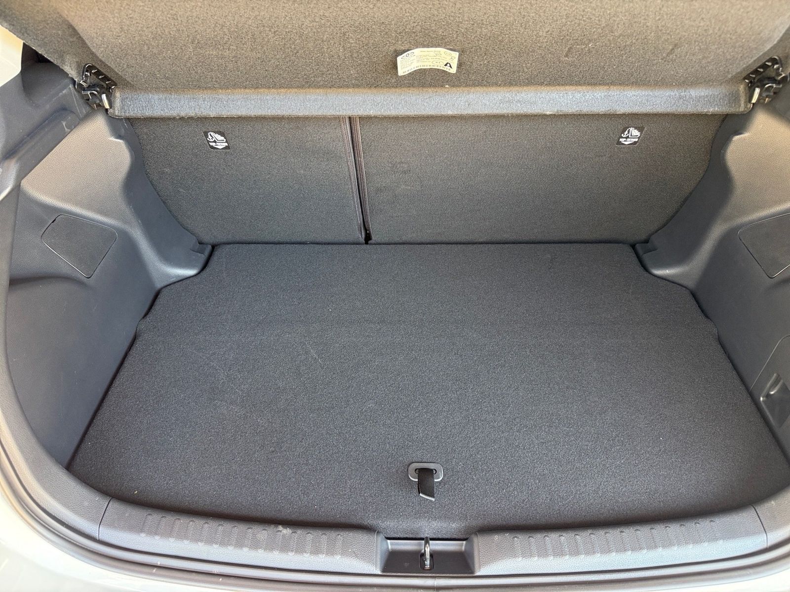 Fahrzeugabbildung Toyota Yaris 1.5 Business Edition KlimaA,Navi,SHZ,ACC