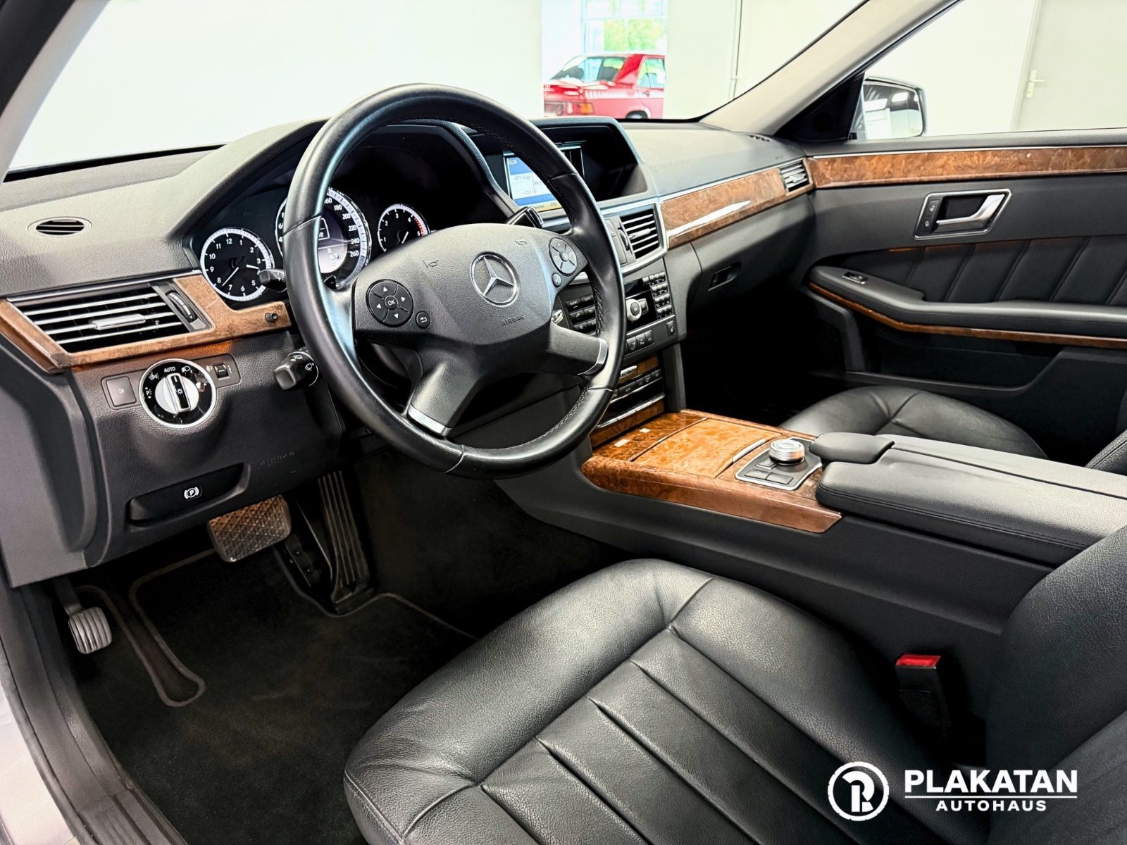 Fahrzeugabbildung Mercedes-Benz E 250 CDI T-Modell Leder AHK MB-Service