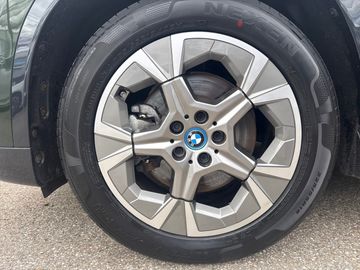 BMW iX1 xDrive30 (ab 2022) xLine Head-Up DAB LED