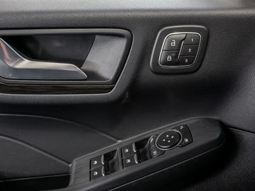 Ford Kuga 2.5 Plug-In Hybrid Vignale Stauassistent