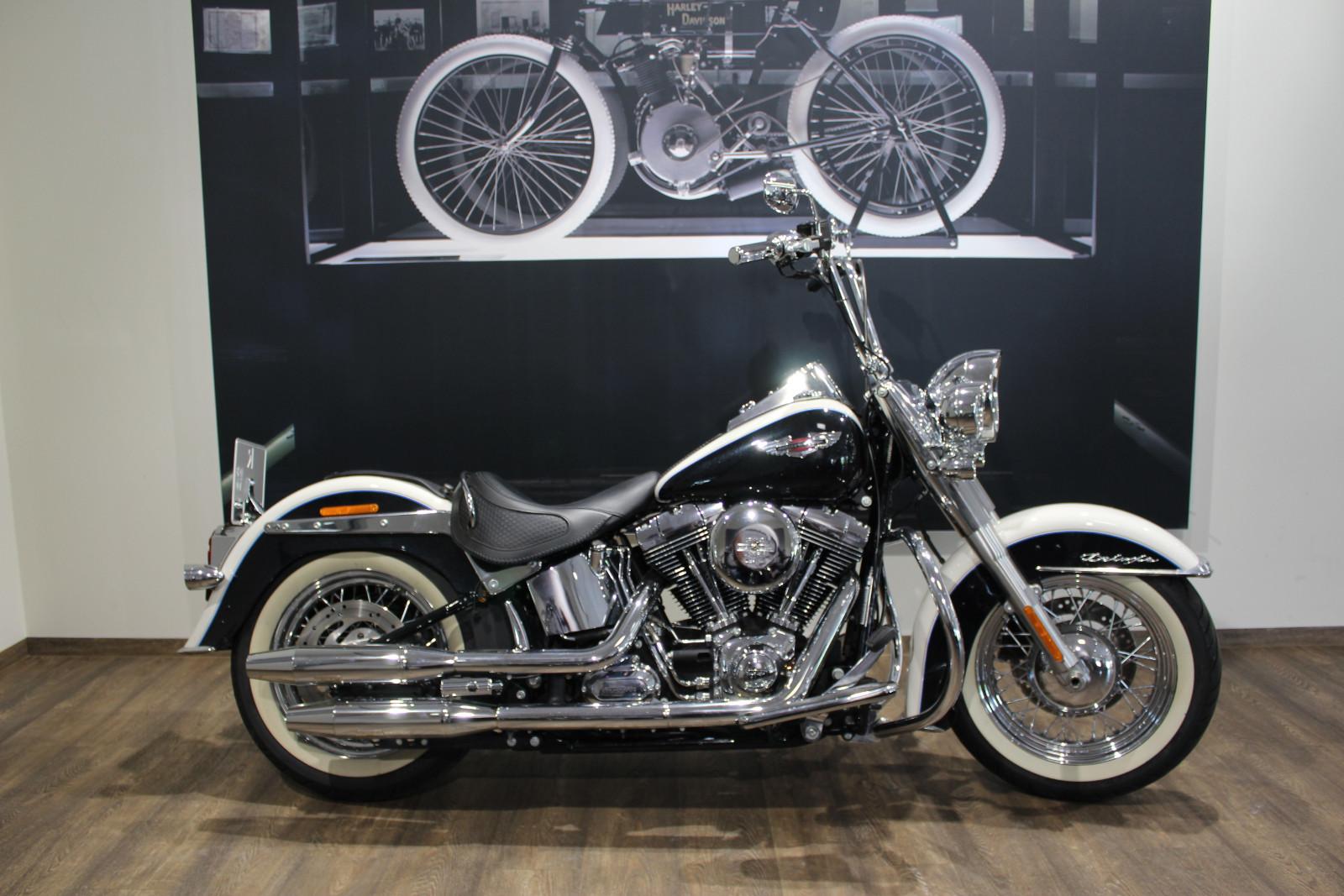 Harley-Davidson Softail Deluxe FLSTN Jekill&Hyde Auspuff