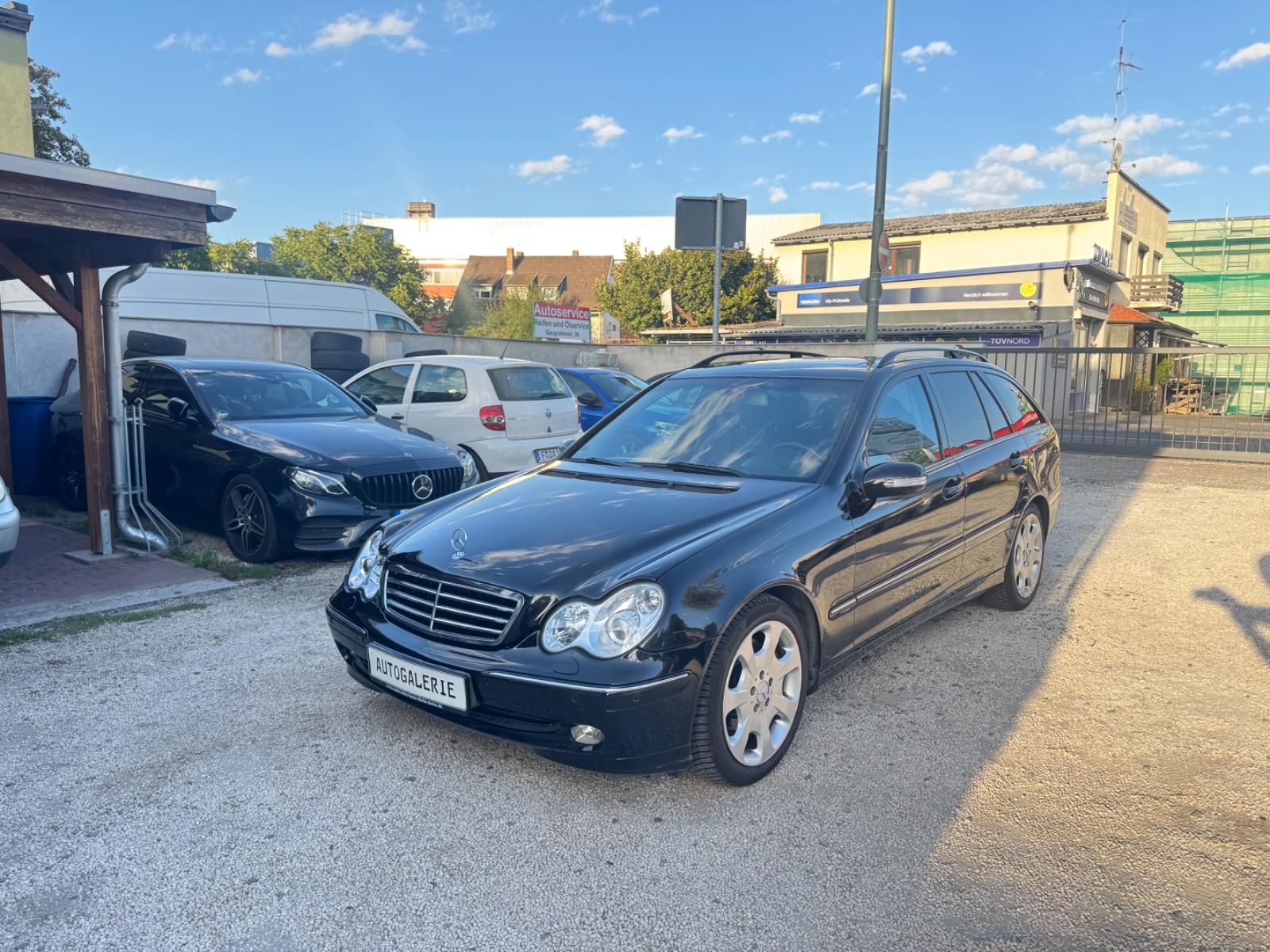 Mercedes-Benz C220 2005 — photo 11