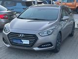 Hyundai i40 1.7 CRDi 85kW blue Premium - Hyundai i40 mit Diesel-Antrieb: Kombi, 1.7