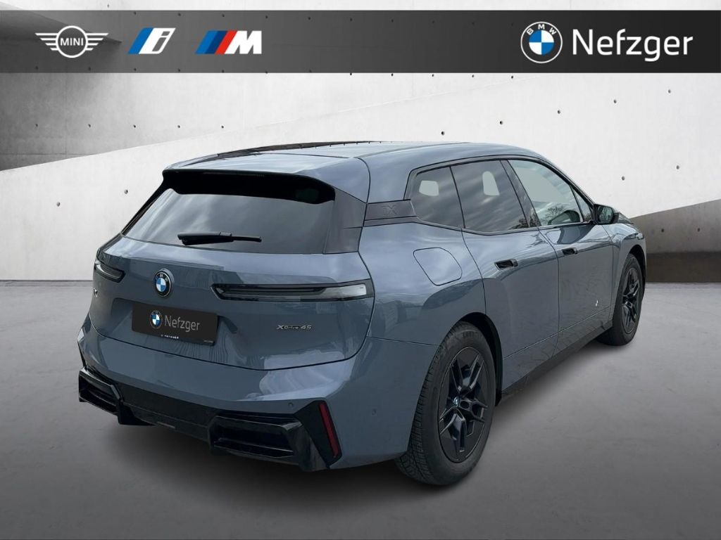 BMW iX xDrive45 M Sport Park-Assistent Panorama H&K foto 4