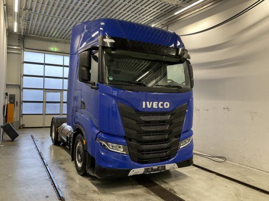 Iveco S-Way 460 LNG     Mietkauf möglich !