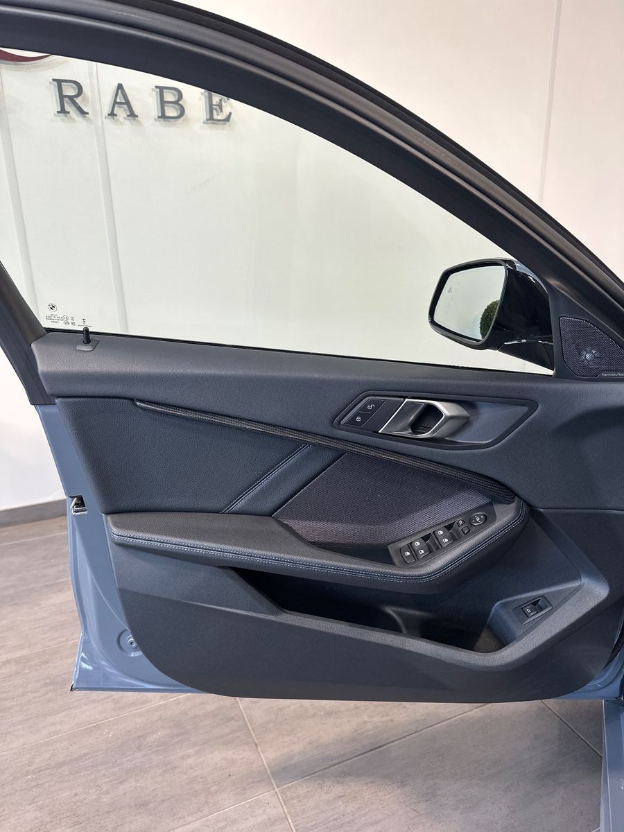 Fahrzeugabbildung BMW 118 i M-Sport NAV+LED+KAMERA+H&K+DA