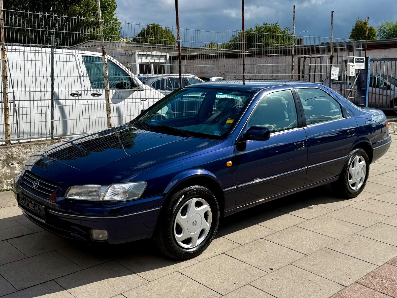 Toyota Camry 2.2 * TÜV NEU * KLIMAAUTOMATIK