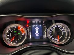 JEEP CHEROKEE / AHK / 4x4 / NUR 85.tKM / ALPINE / JEEP CHEROKEE / AHK / 4x4 / NUR 85.tKM / ALPINE /