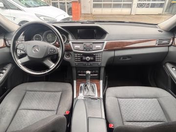 Mercedes E 220 - 9