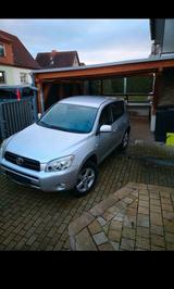 Toyota RAV 4 Garagenauto - Toyota RAV 4 in Braunschweig