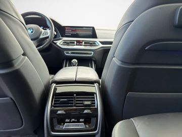 BMW X7 - 9
