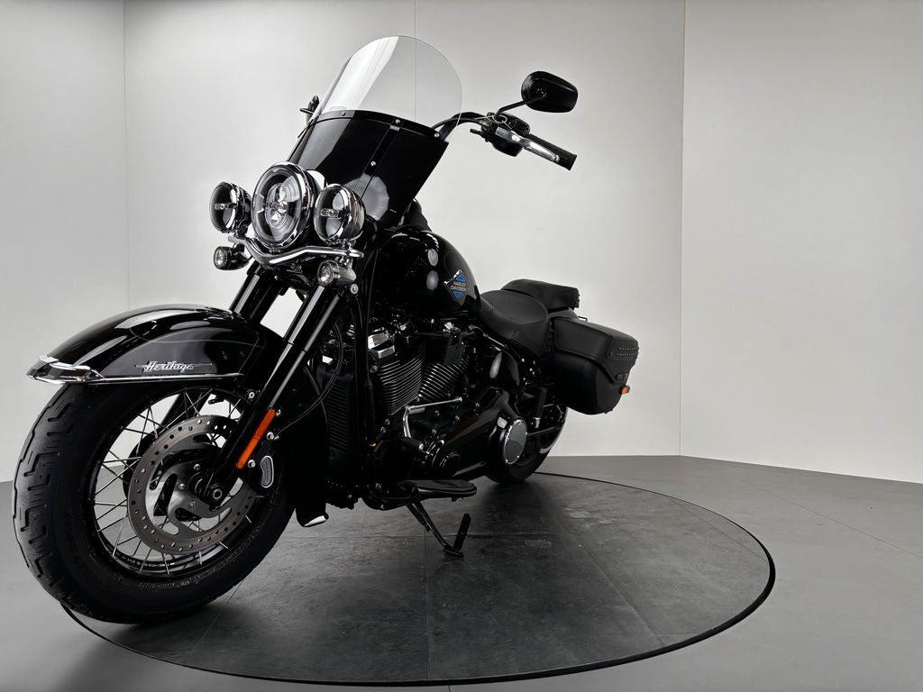 Fahrzeugabbildung Harley-Davidson SOFTAIL HERITAGE CLASSIC *KAUM KILOMETER