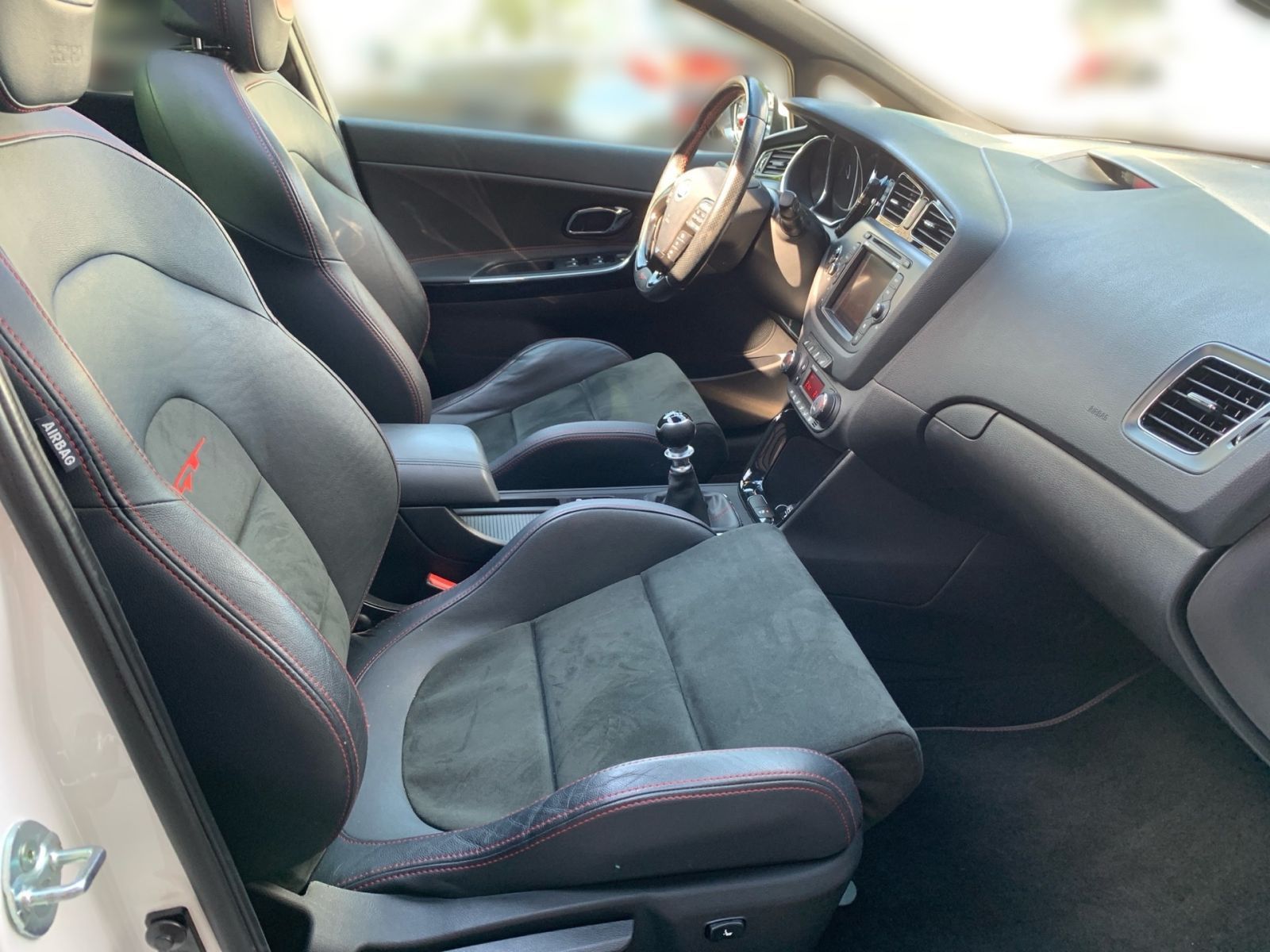 Fahrzeugabbildung Kia Ceed GT-Track 1.6 T-GDI Navi PanDach EXPORT