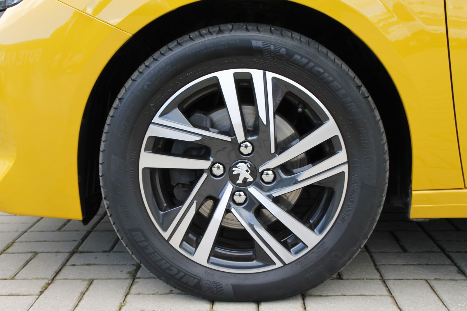 Fahrzeugabbildung Peugeot 208 (P2) Allure