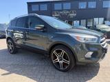 Ford Kuga Titanium Panorama Kamera Vollausstatung - Ford Kuga mit Diesel-Antrieb: Kombi