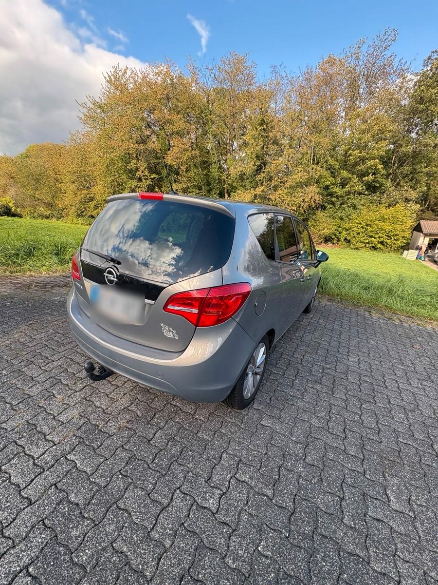 Opel Meriva 2012 — двигун 120 HP (88kW)