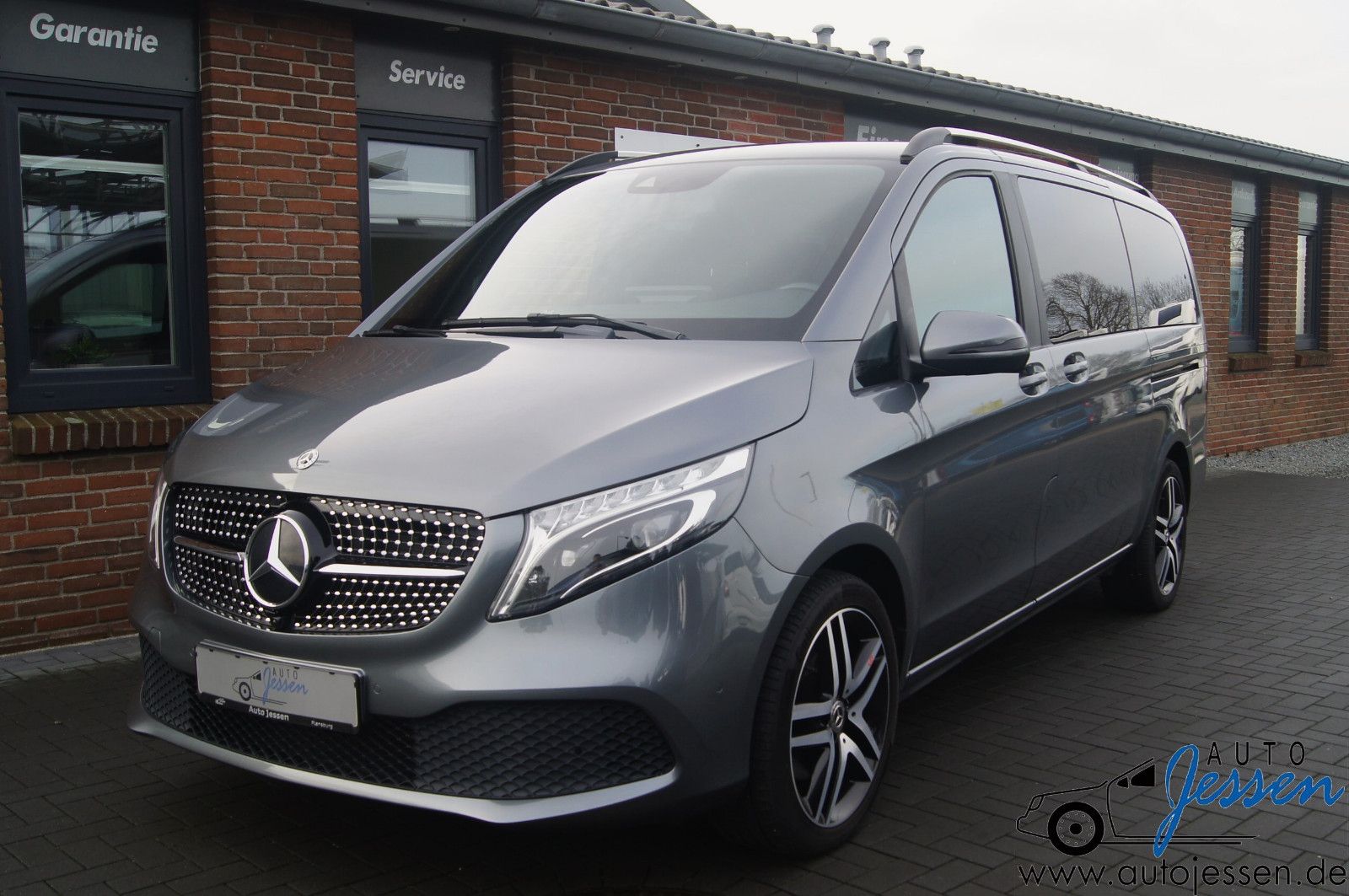MERCEDES-BENZ V 250 d EDITION 4MATIC lang Ahk/Pano/LED/8-Sitze