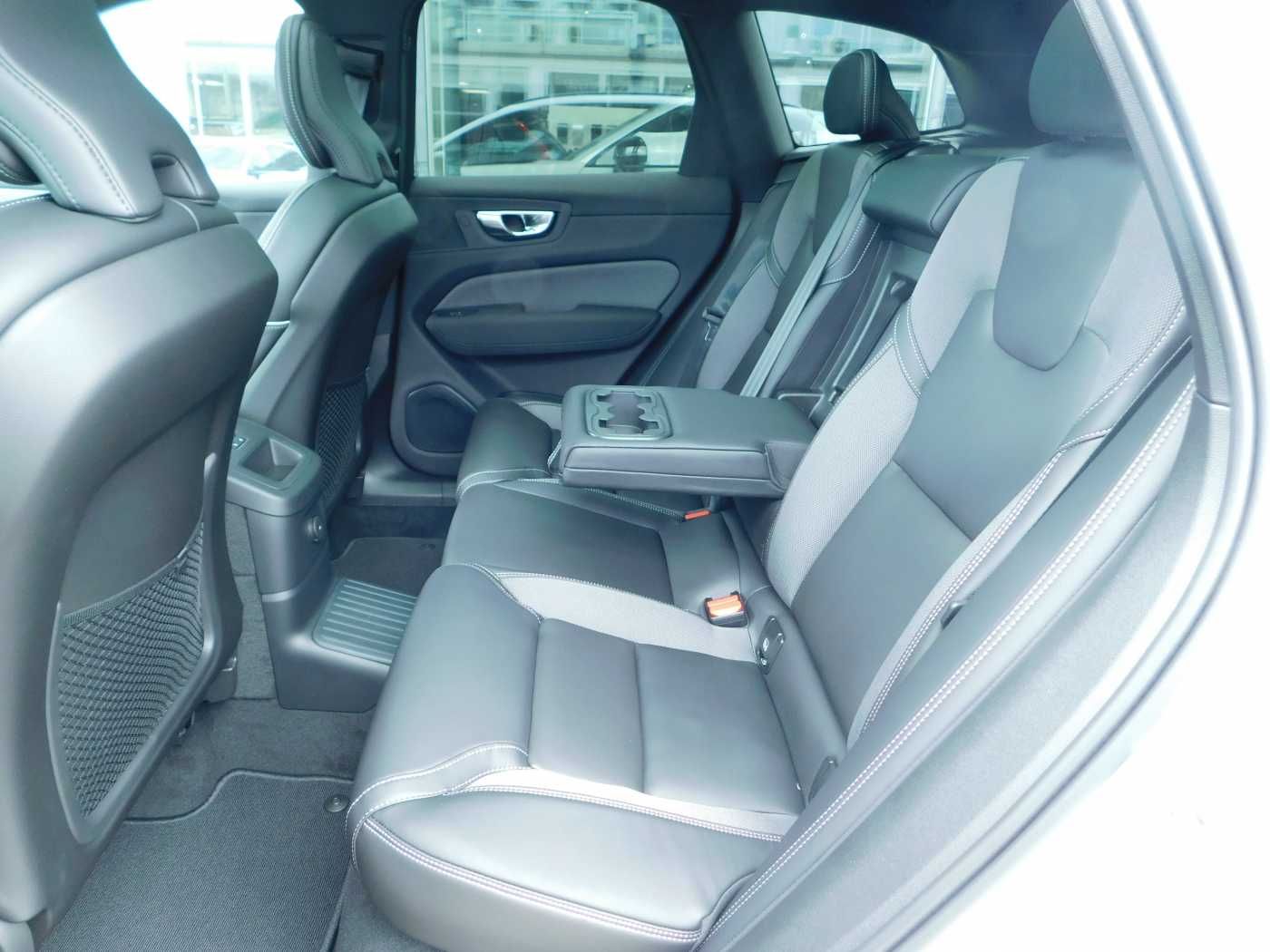 Fahrzeugabbildung Volvo XC60 T8 AWD Ultra Black Edit. 'HEAD-UP-DISPLAY'