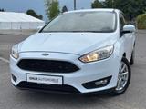 Ford Focus Lim. 1.5 TDCi Navi PDC (Facelift) - Ford Focus mit Diesel-Antrieb: Limousine, Automatik