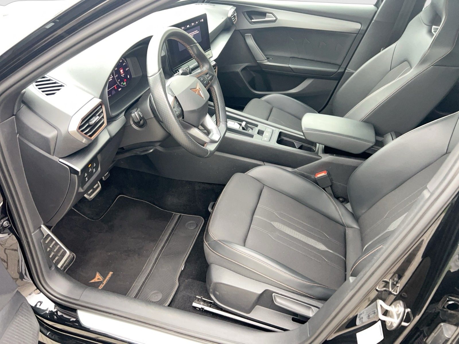 Fahrzeugabbildung CUPRA Leon TSI VZ DSG LED Navi RFK SHZ