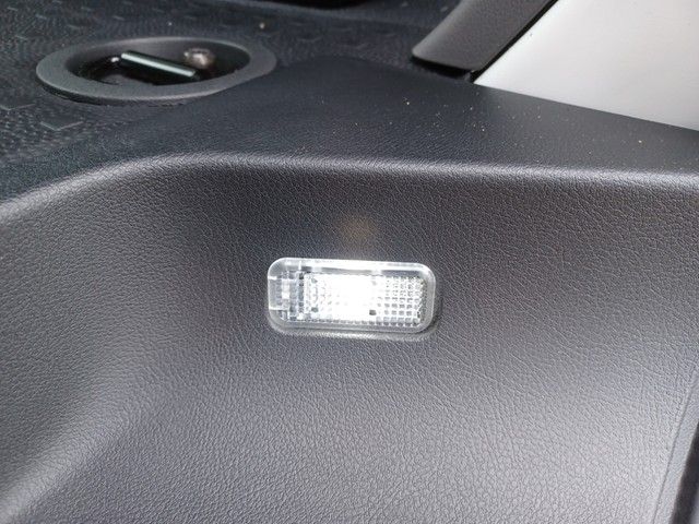 Fahrzeugabbildung Volkswagen T6 Kombi T6.1 TDI 9-Si Klima PDC DAB ZV+FB