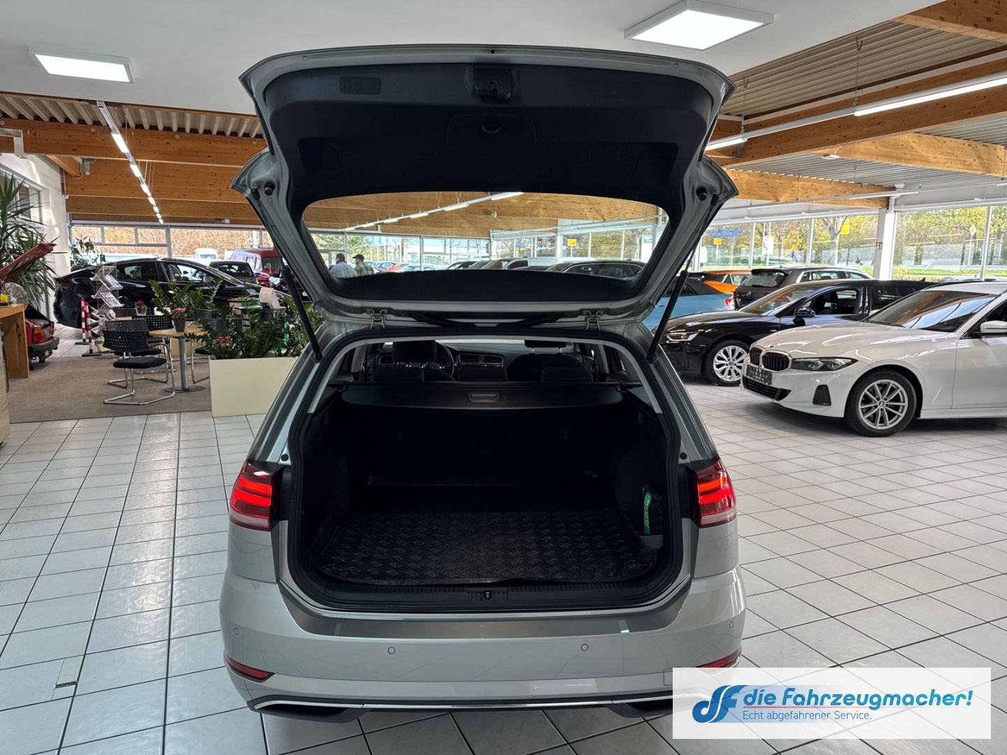 Fahrzeugabbildung Volkswagen Golf VII Variant Comfortline BMT Start-Stopp Mas