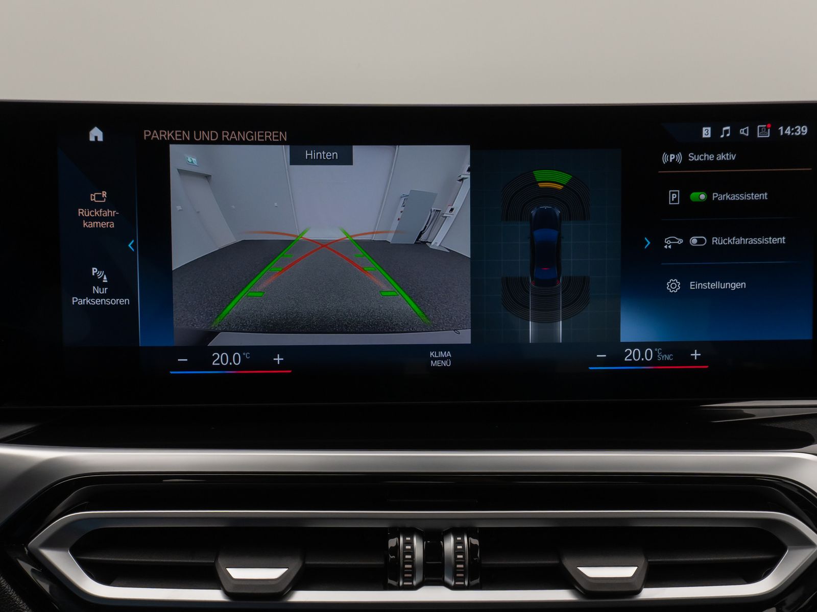 Fahrzeugabbildung BMW 330d xD Lim. Kamera DAB Leder Alarm Sport 18Zoll