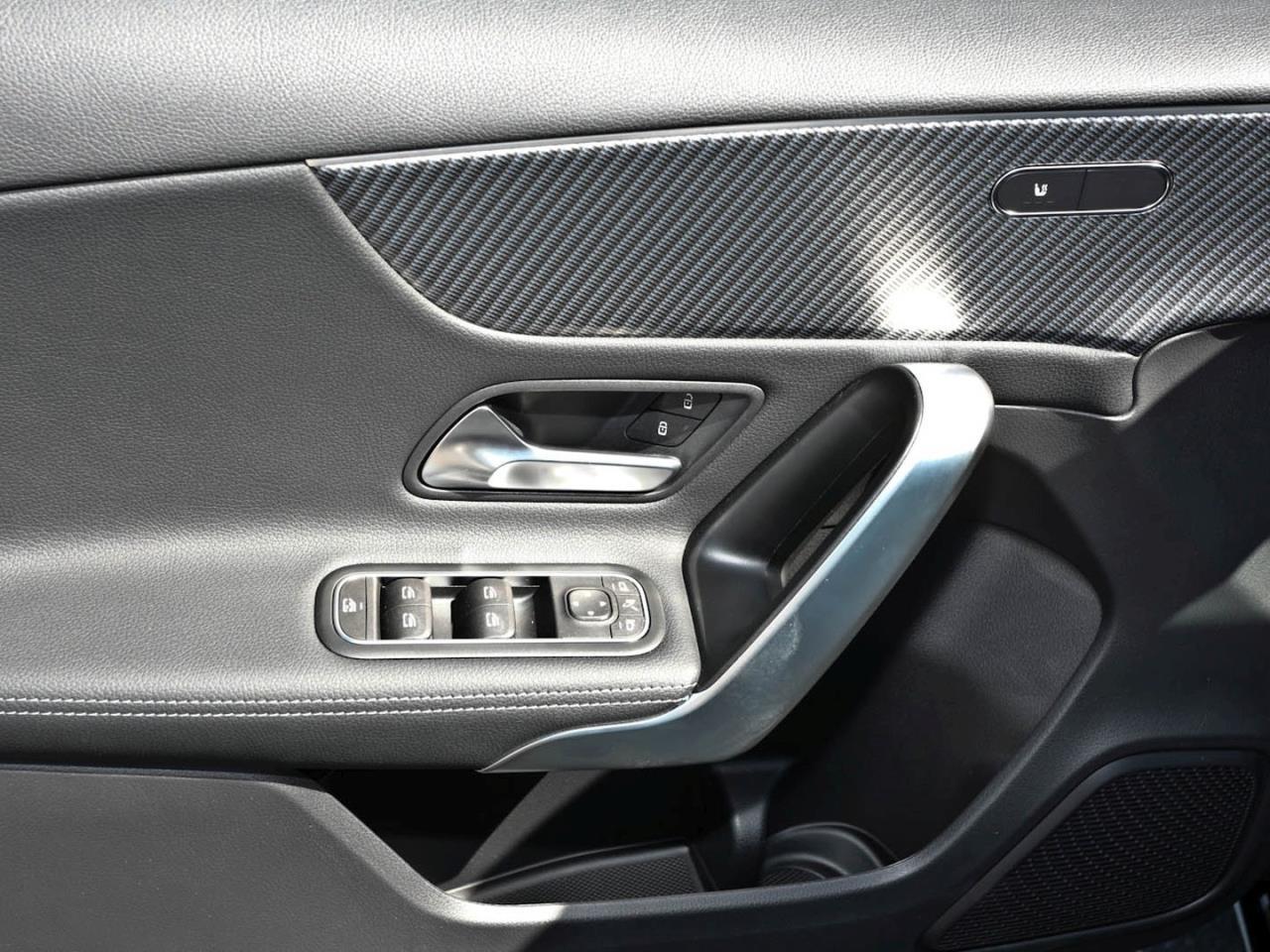 Mercedes-Benz A-Class Progressive Distronic Keyless Kamera ParkA, миниатюра 17