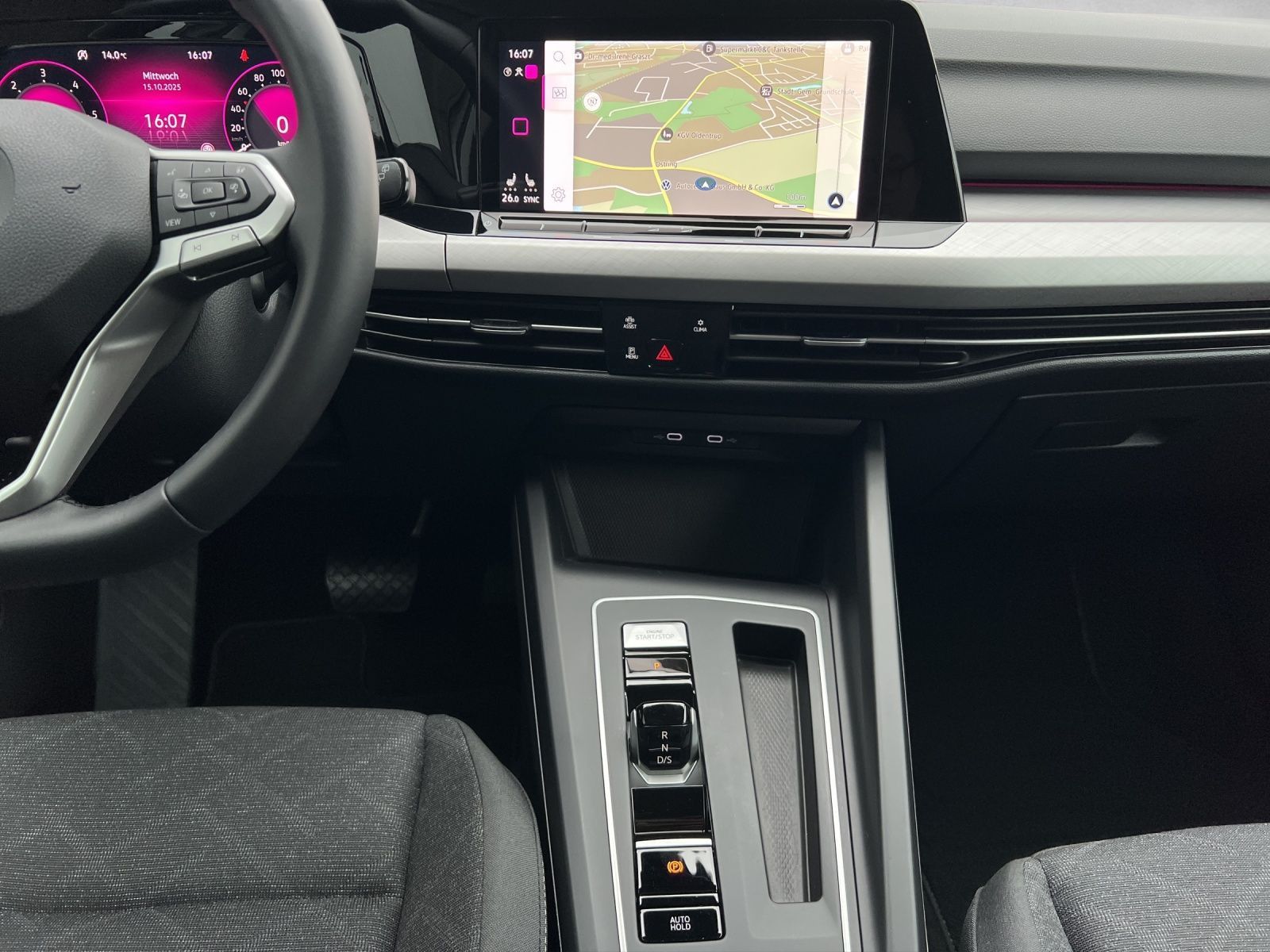 Golf VIII Life 2.0 TDI DSG Navi*ACC*Kamera